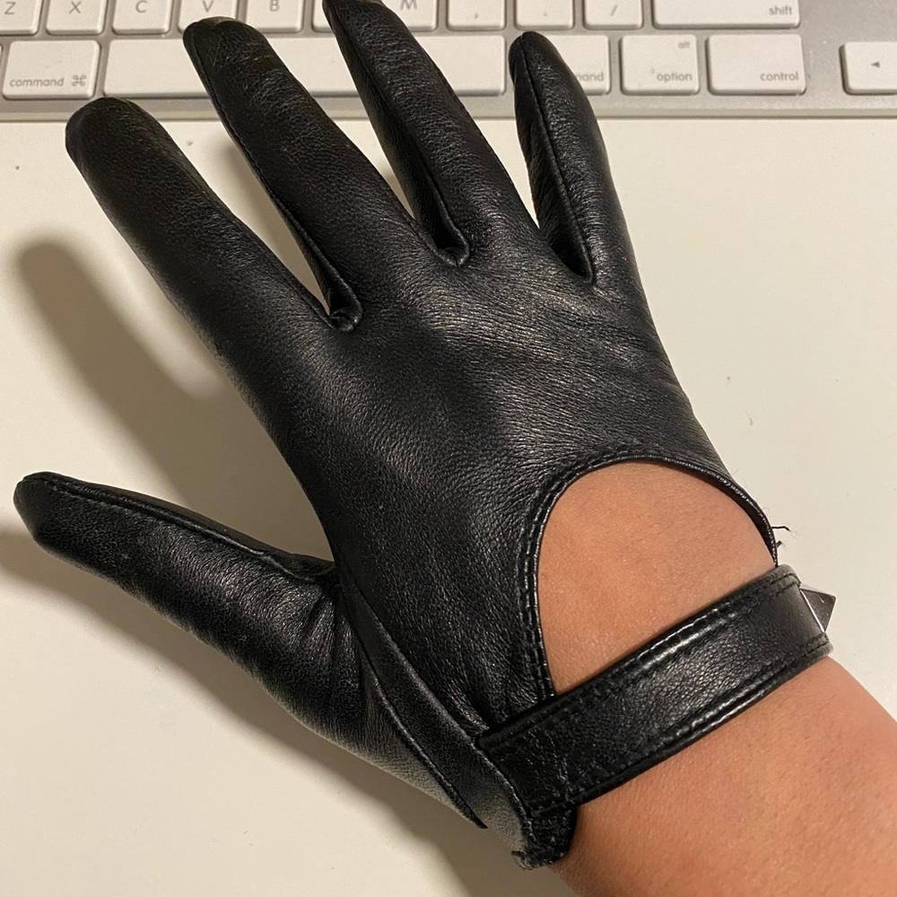 Vintage bebe leather gloves